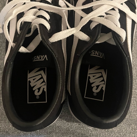 Van’s Women’s Ward Skate Shoes 👟 - Picture 6 of 9